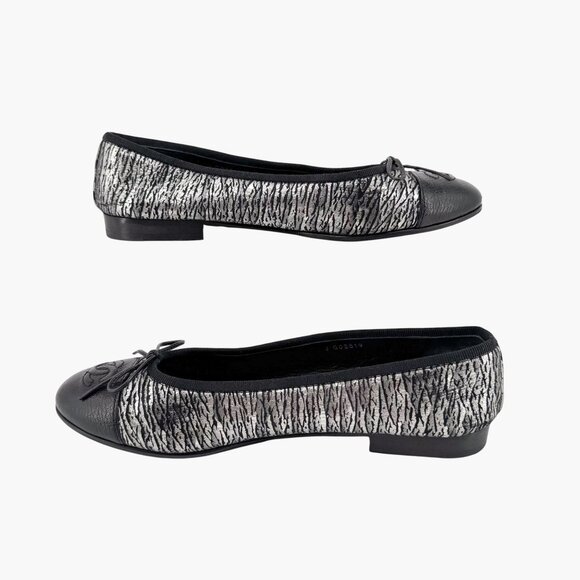 Chanel CC Cap Toe Ballet Flats Size 38 US 7-7.5 Black Silver Metallic Logo Bow - Picture 10 of 15